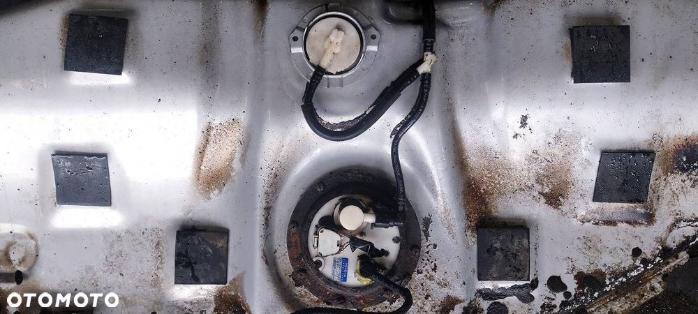 BAK ZBIORNIK PALIWA + POMPKA METALOWY TOYOTA COROLLA E12 1.6 16V - 2