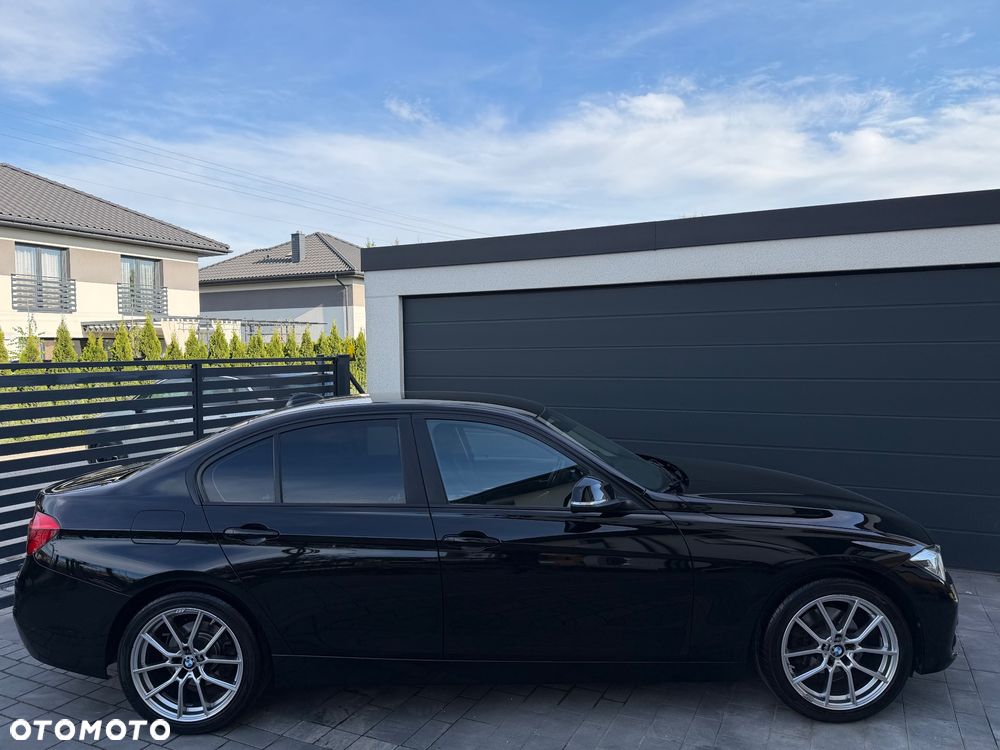 BMW Seria 3 318i GPF Sport Line Shadow - 11