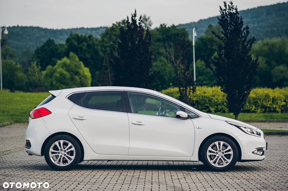 Kia Ceed - 8