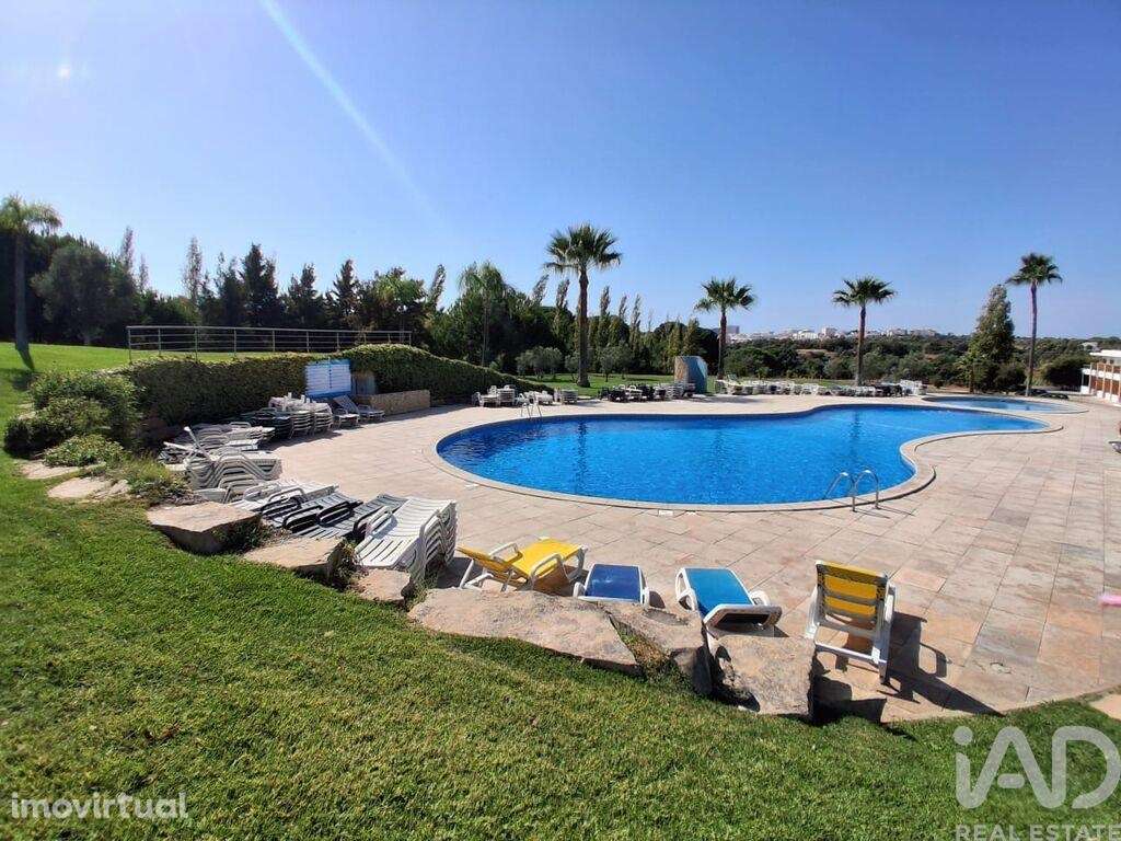 Moradia em banda T2 em Albufeira e Olhos de Água de 97,15 m2 - Grande imagem: 2/21