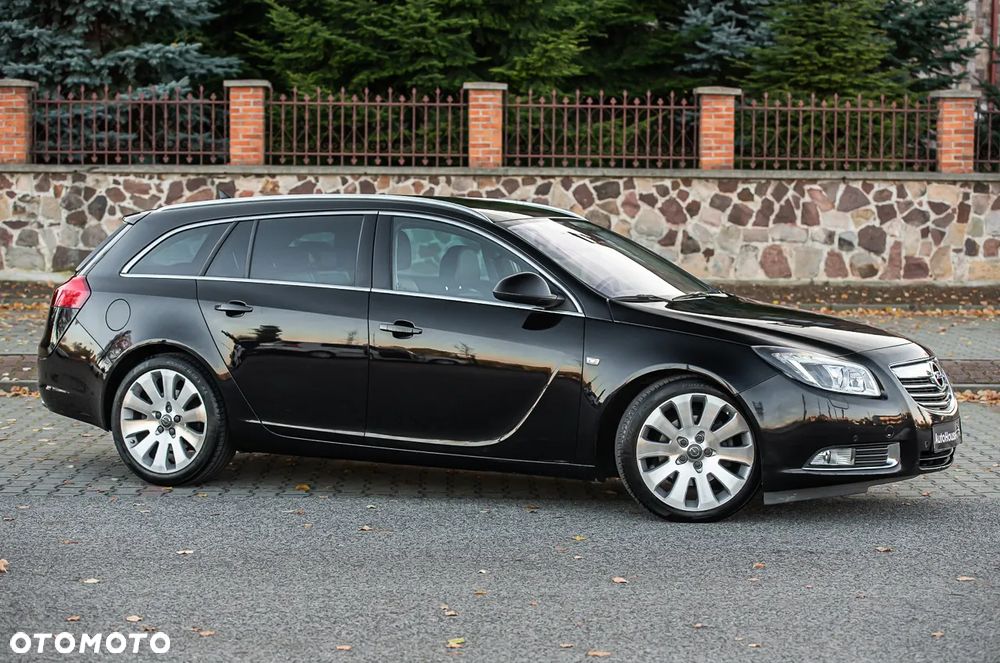 Opel Insignia 2.0 Turbo Sports Tourer 4x4 Automatik Cosmo - 9