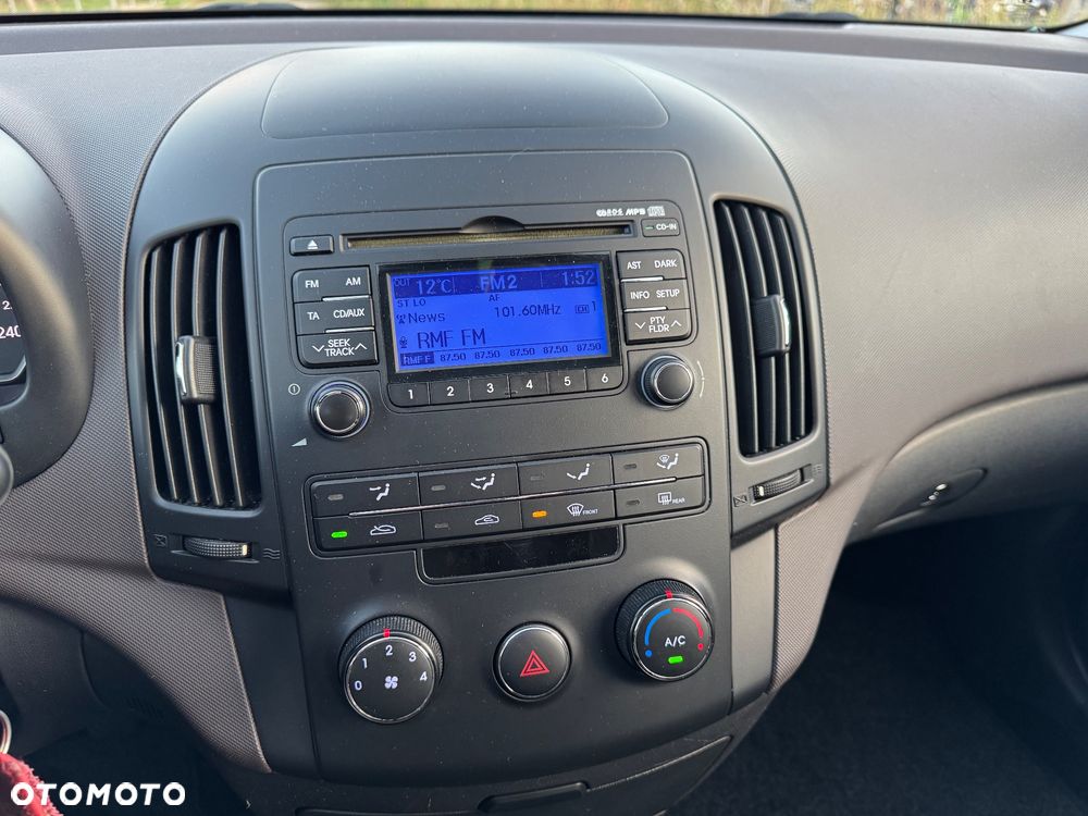 Hyundai i30 1.4 Comfort World Cup - 9