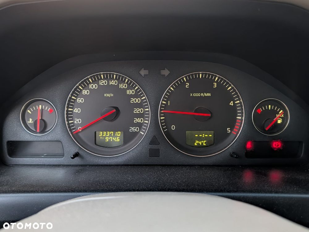 Volvo V70 2.4D5 Momentum - 17