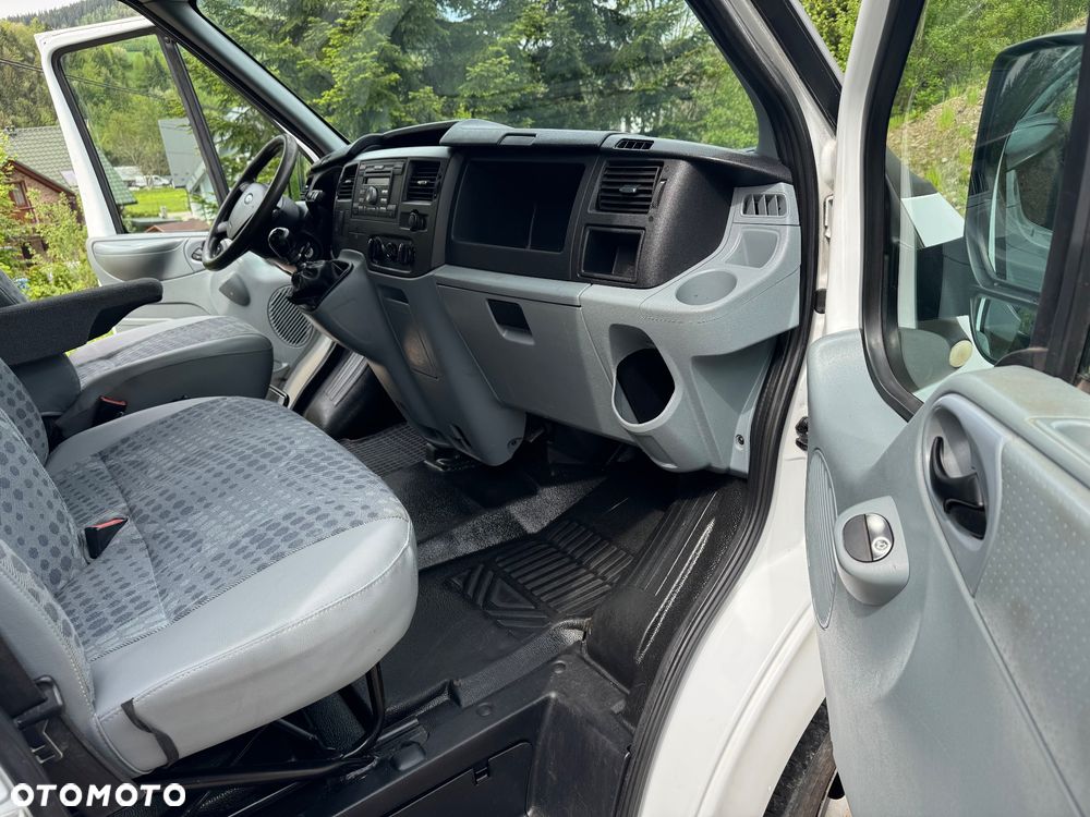 Ford Transit - 13