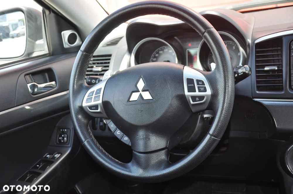Mitsubishi Lancer 1.8 CVT Intense - 32