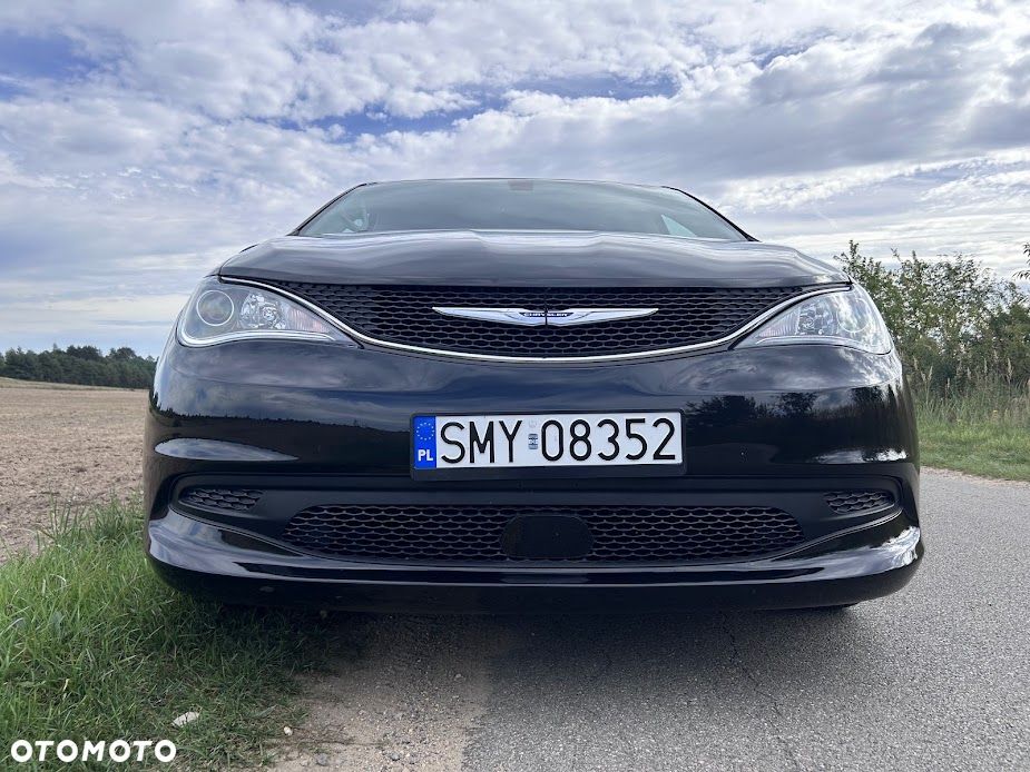 Chrysler Pacifica - 26