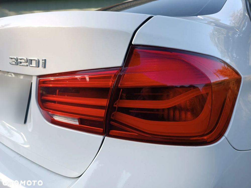 BMW Seria 3 320i xDrive - 5