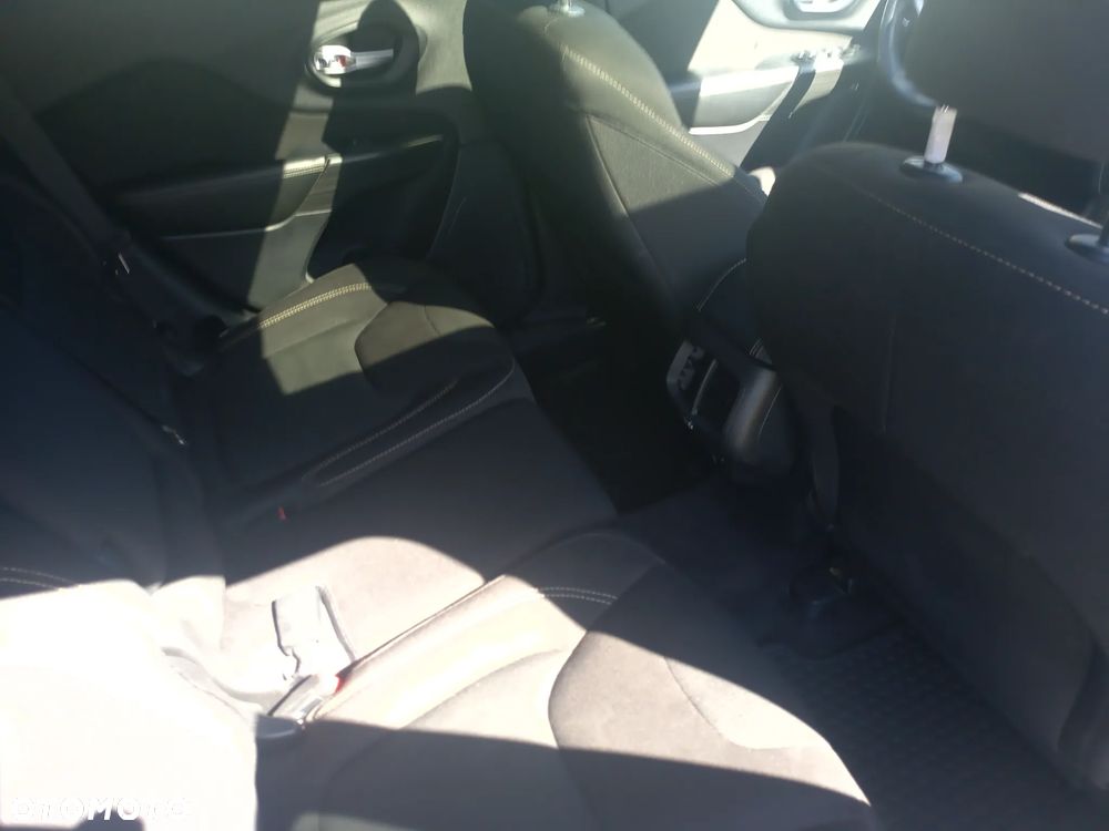 Jeep Cherokee - 11