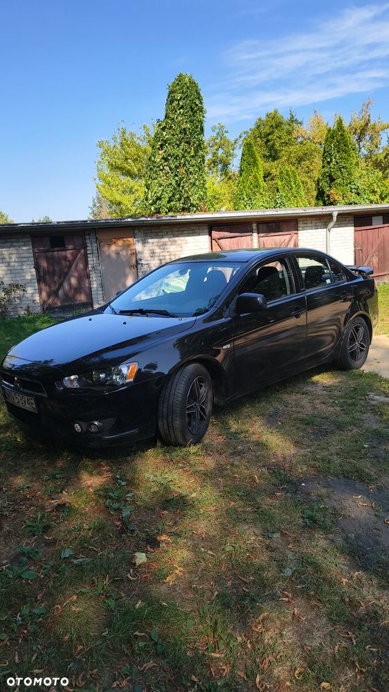Mitsubishi Lancer 1.6 Invite - 1