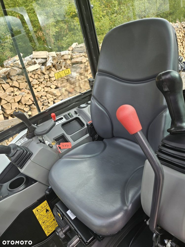 Bobcat e27 - 4