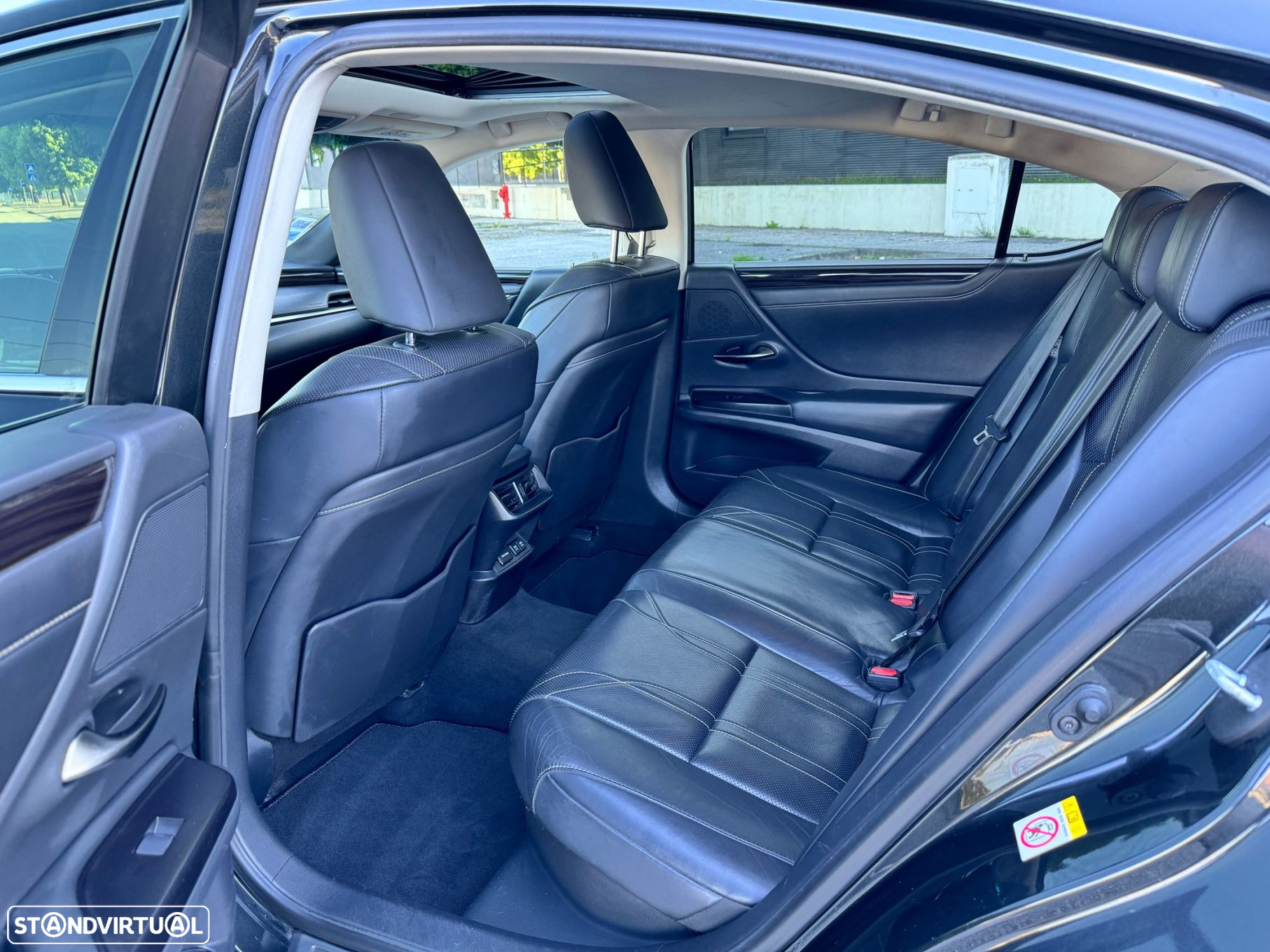 Lexus es-300h Executive+ - 22