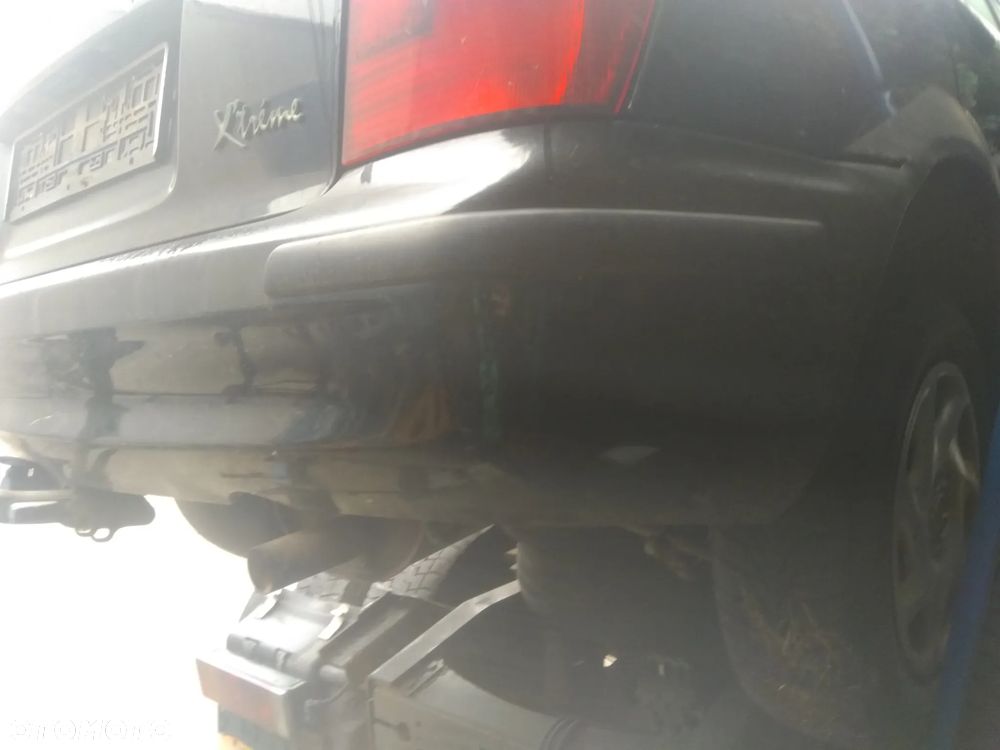 Mazda 323 F zderzak tylny - 1