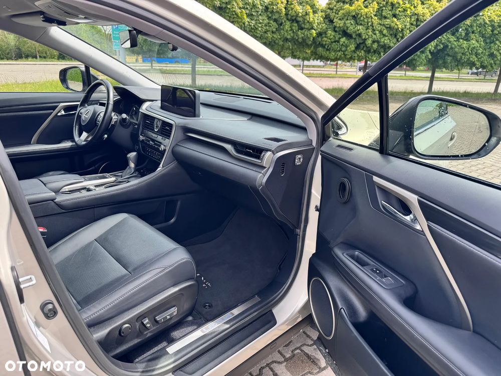 Lexus RX - 10
