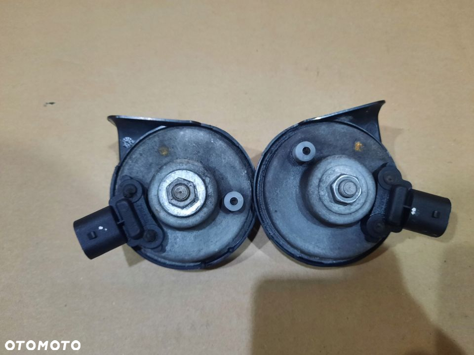 SYRENA KLAKSON SYGNAL BMW 1 E80 E81 E87 E88 - 2
