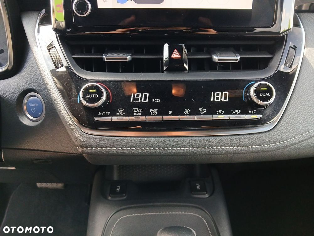 Toyota Corolla 1.8 Hybrid Comfort - 34