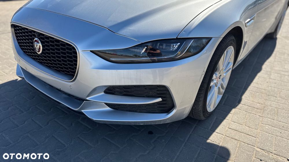 Jaguar XE 2.0 D Prestige - 19