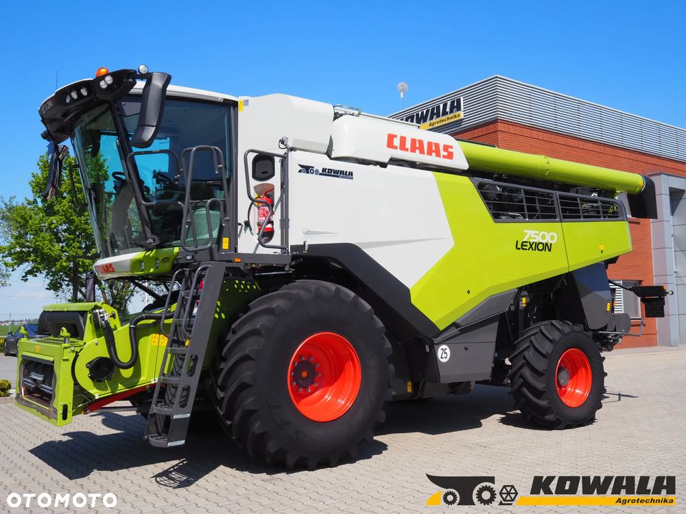 Claas Lexion 7500 + V930 - 2