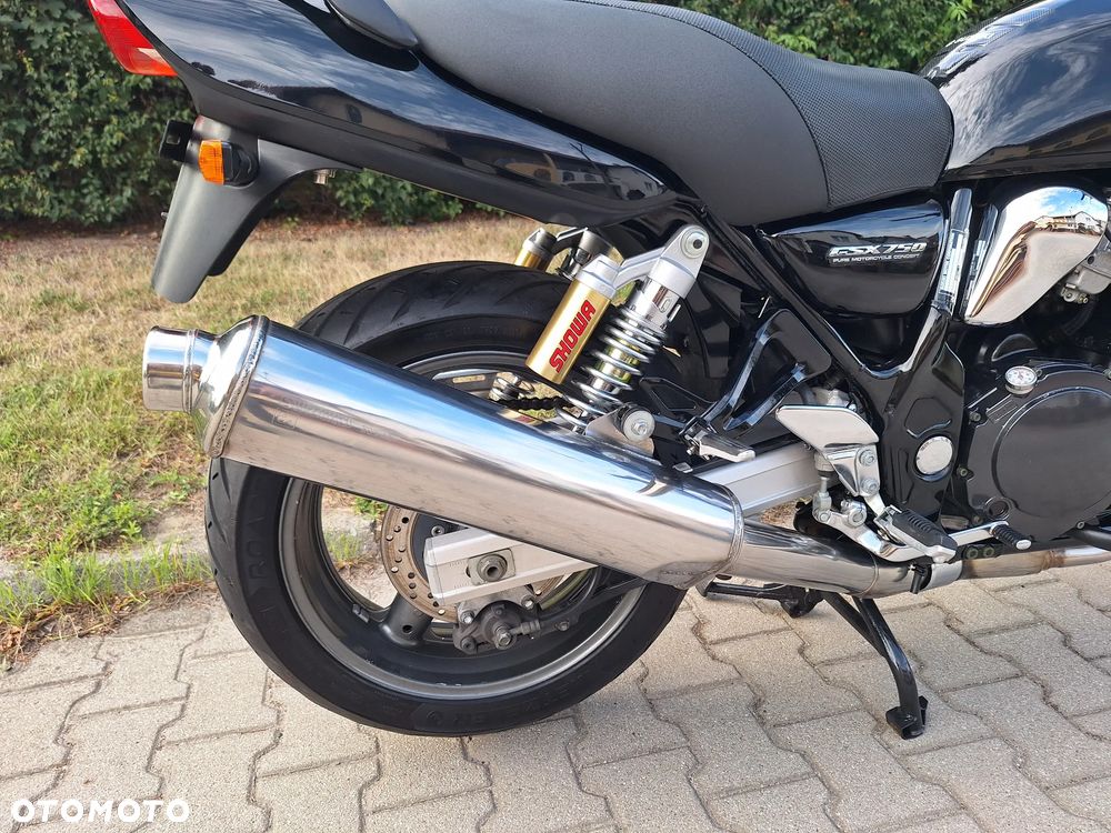 Suzuki GSX - 8