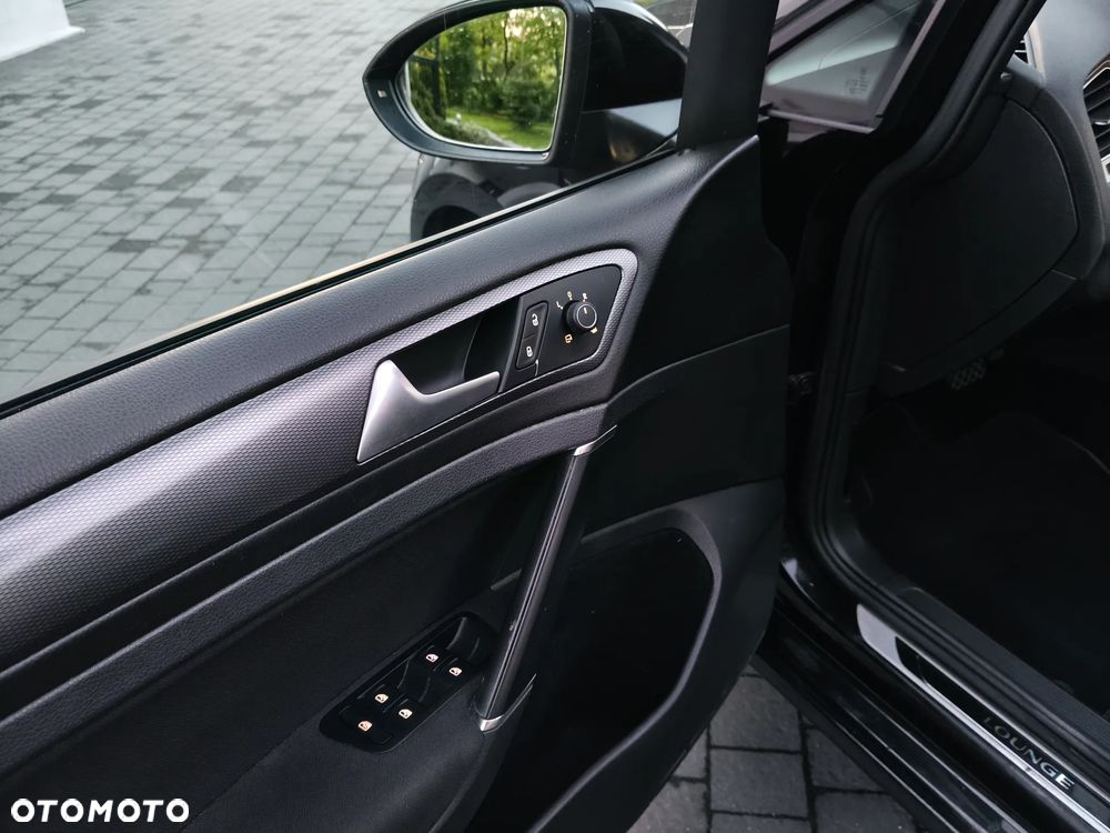 Volkswagen Golf - 19