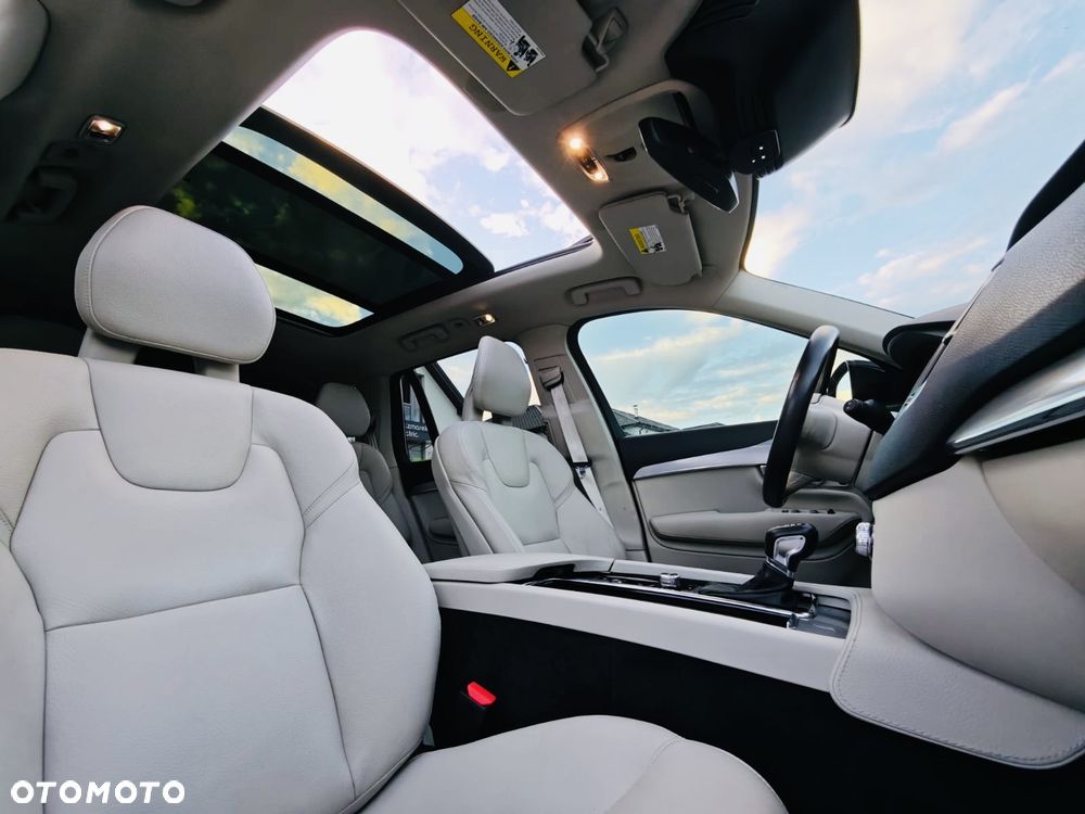 Volvo XC 90 - 16