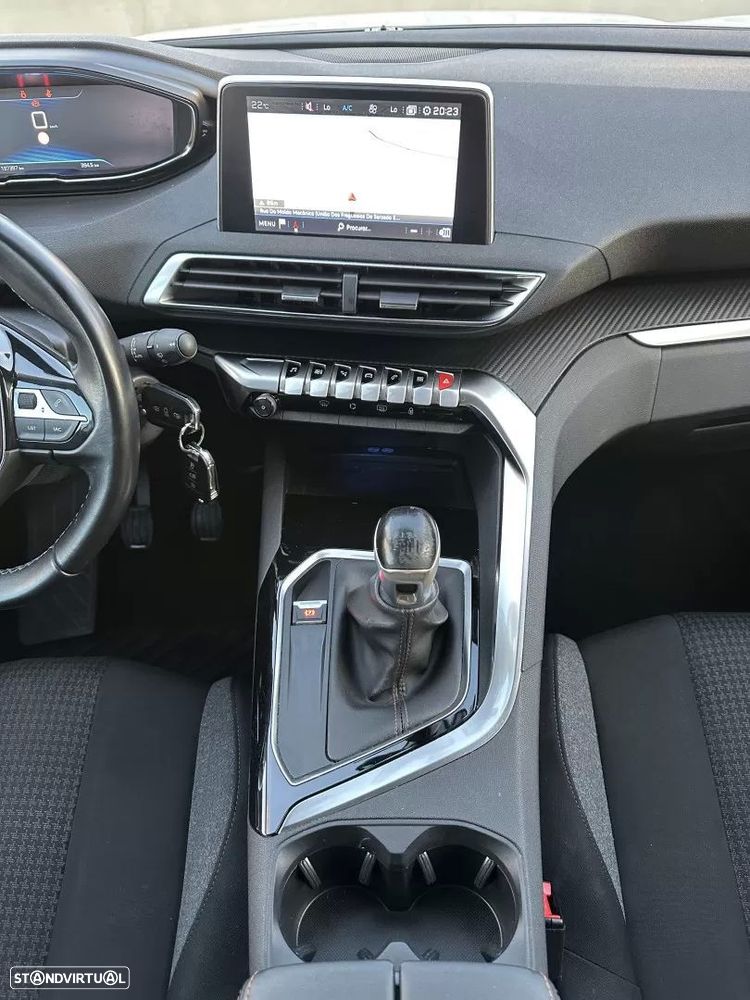 Peugeot 3008 1.2 PureTech Allure - 58