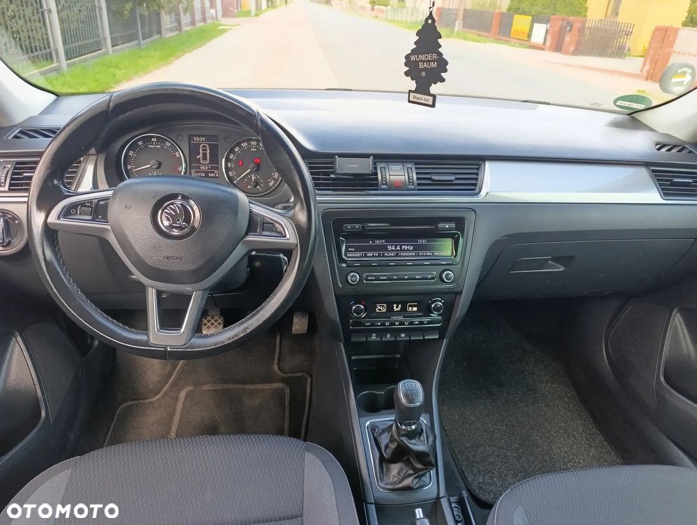 Skoda RAPID 1.2 TSI Edition - 4