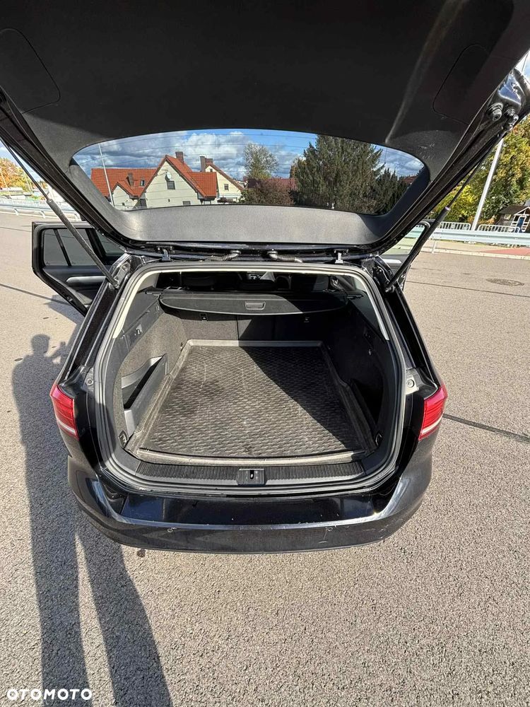 Volkswagen Passat - 17