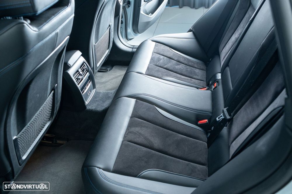 BMW i4 eDrive40 Pack Desportivo M - 11