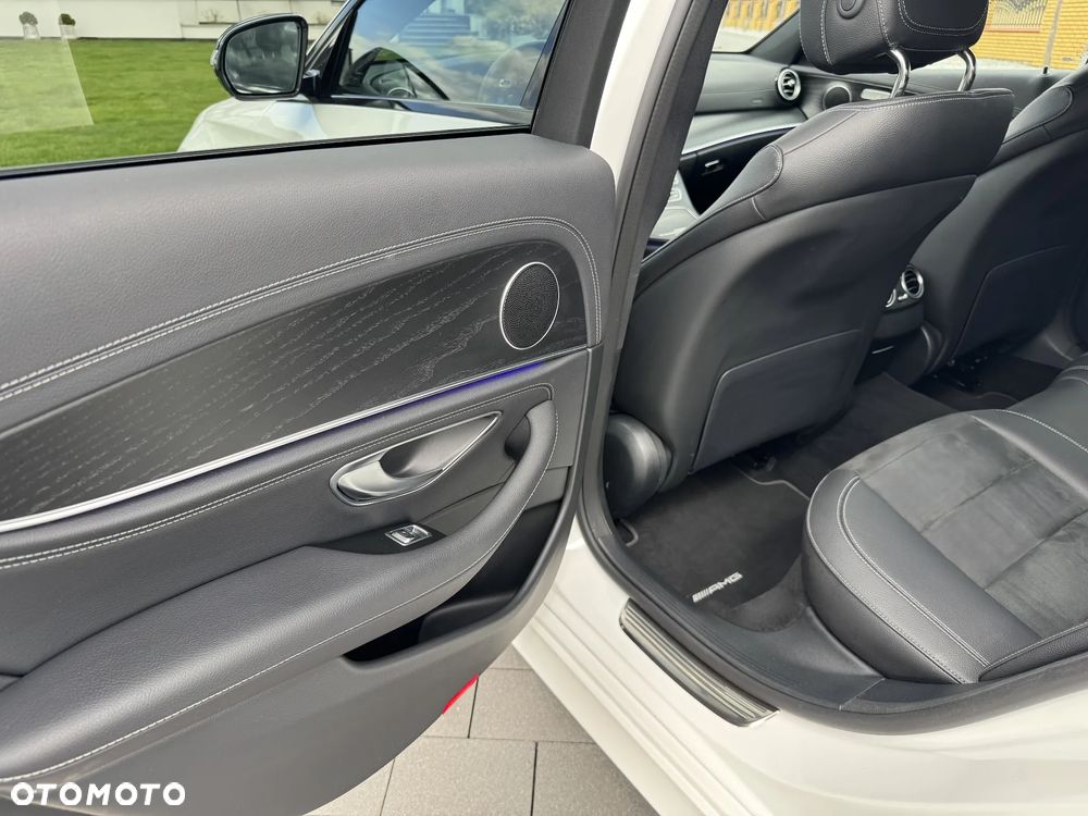 Mercedes-Benz Klasa E 220 d 4-Matic AMG - 28