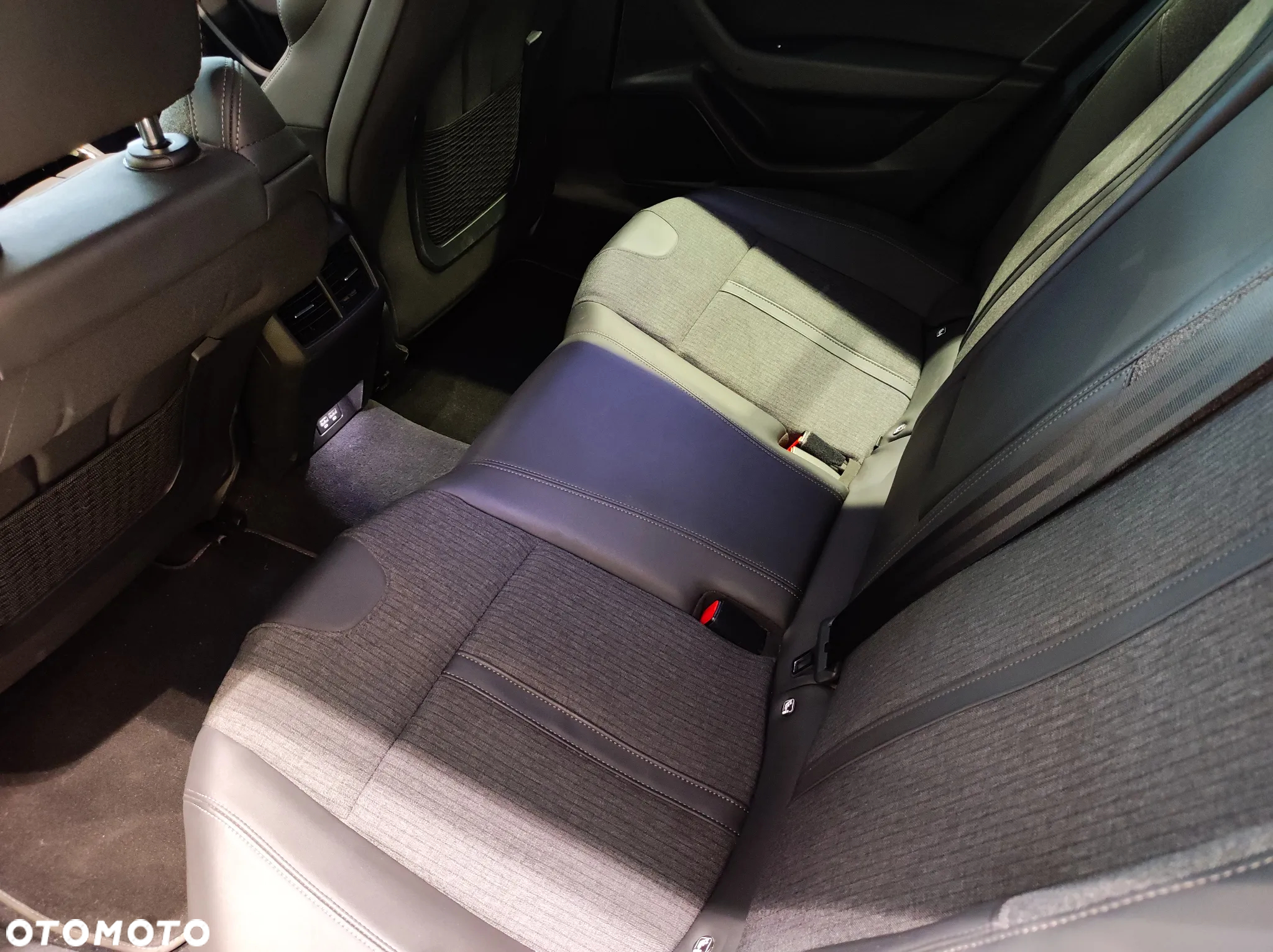 Peugeot 508 1.5 BlueHDi Allure Pack S&S EAT8 - 11