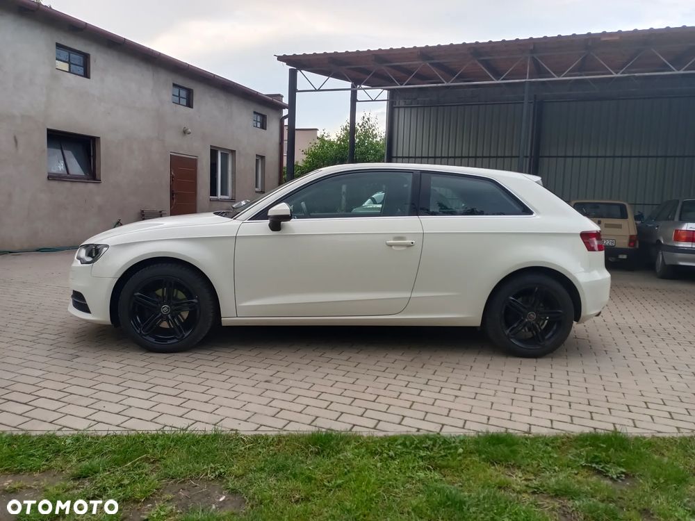 Audi A3 3-drzwiowe 1.4 TFSI Ambiente - 2