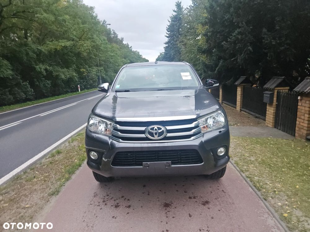 Toyota Hilux - 1