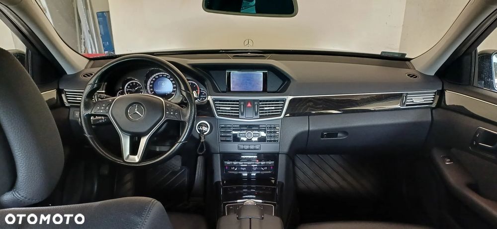 Mercedes-Benz Klasa E 220 CDI BlueEff Avantgarde - 17