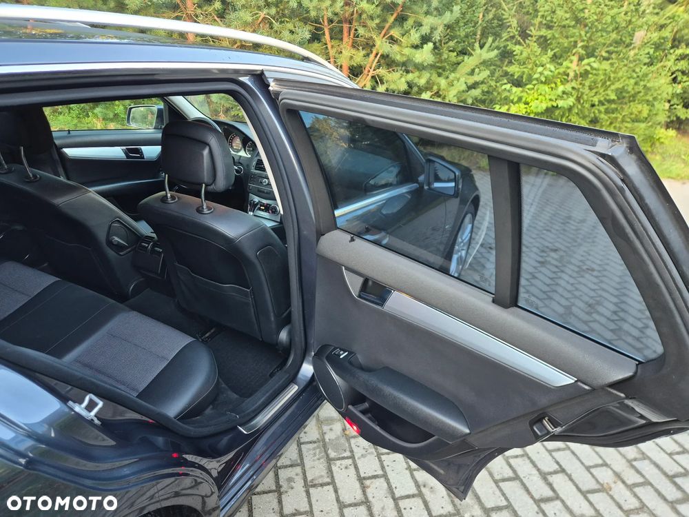Mercedes-Benz Klasa C 220 CDI DPF Automatik BlueEFFICIENCY Avantgarde - 30