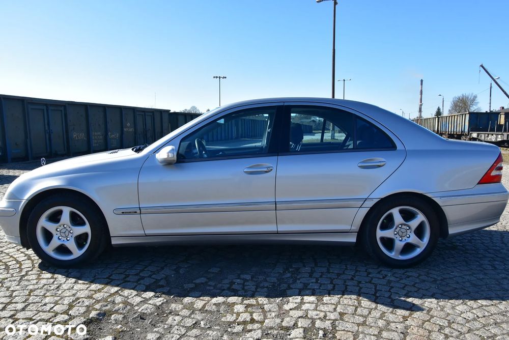 Mercedes-Benz Klasa C 180 Kompressor Automatik Avantgarde - 4