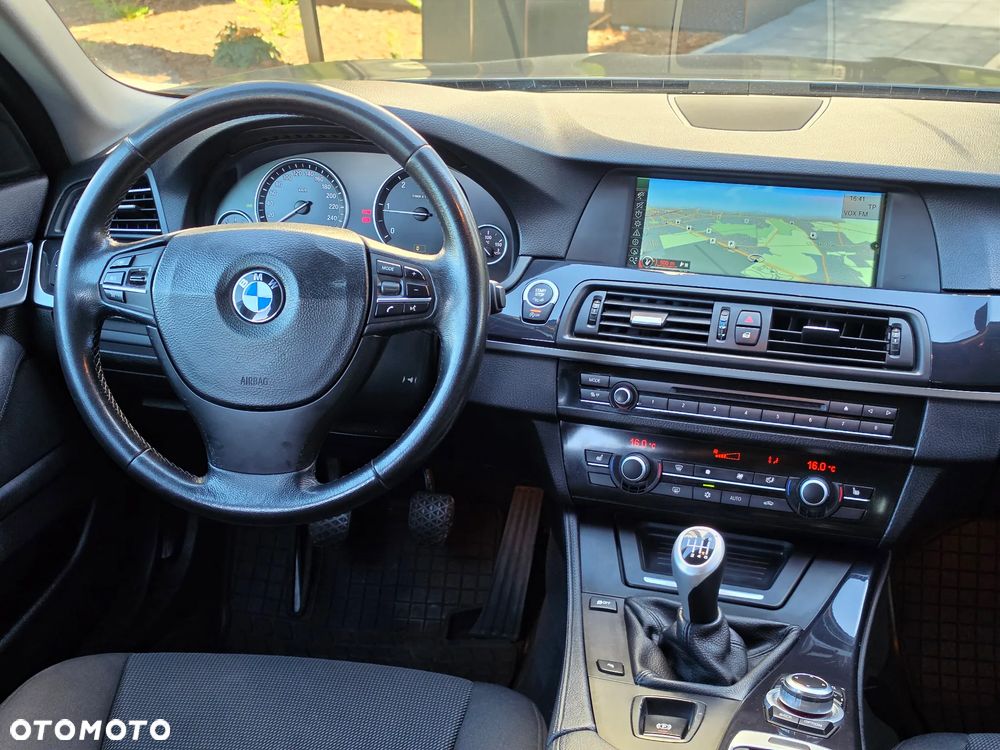 BMW Seria 5 520d BluePerformance - 6