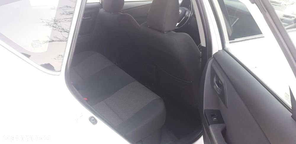 Toyota Auris - 16