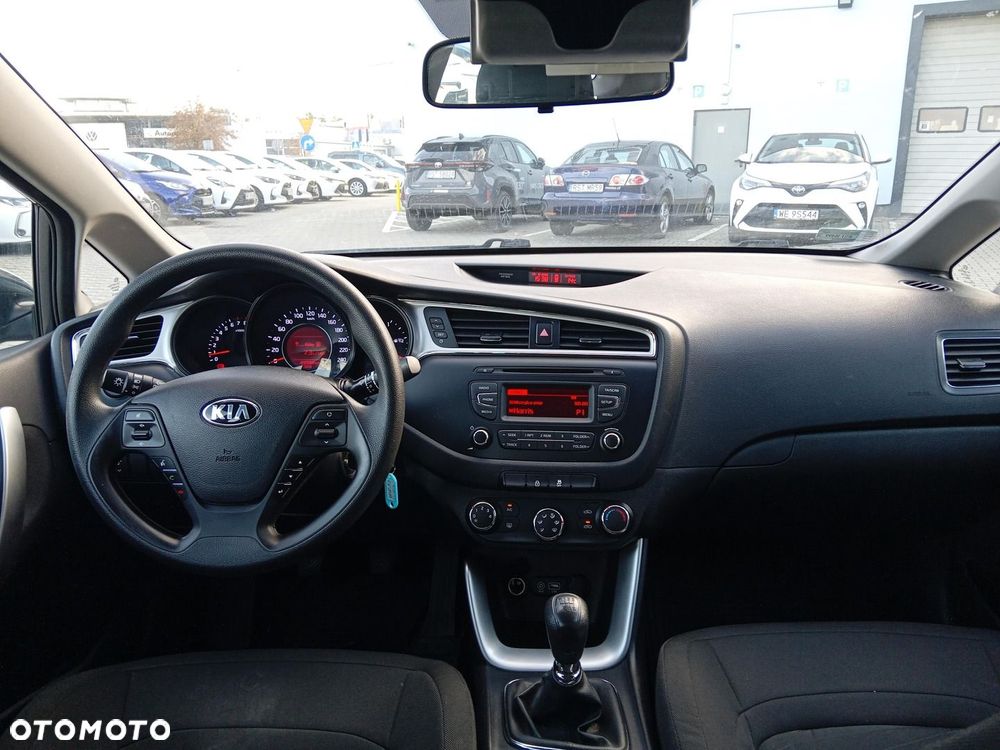 Kia Ceed - 13
