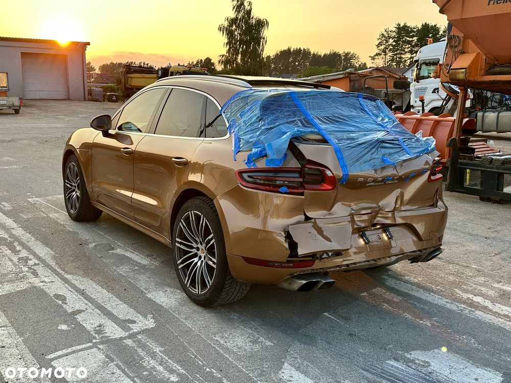 Porsche Macan Turbo PDK - 10