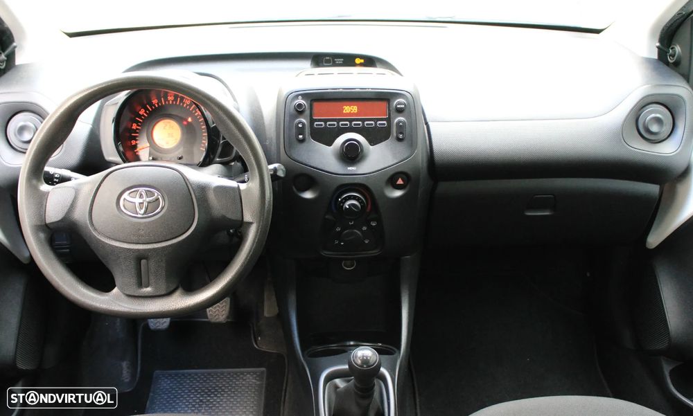 Toyota Aygo x-play - 10