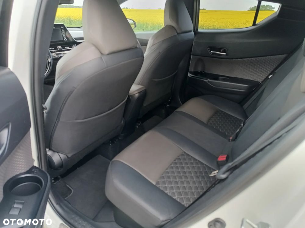 Toyota C-HR - 12