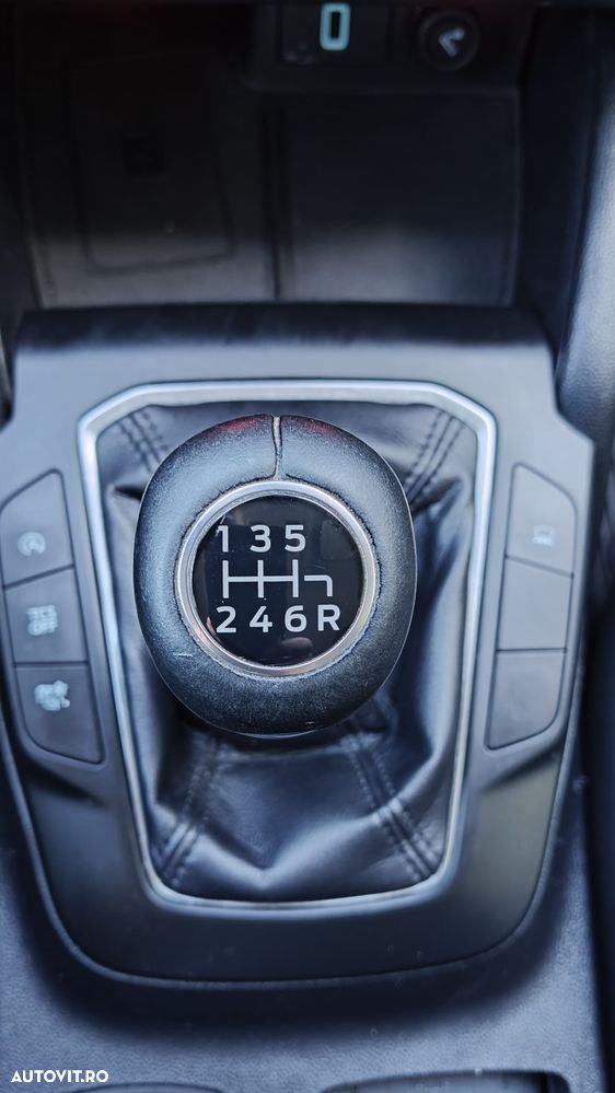 Ford Focus 1.0 EcoBoost Titanium Business - 23