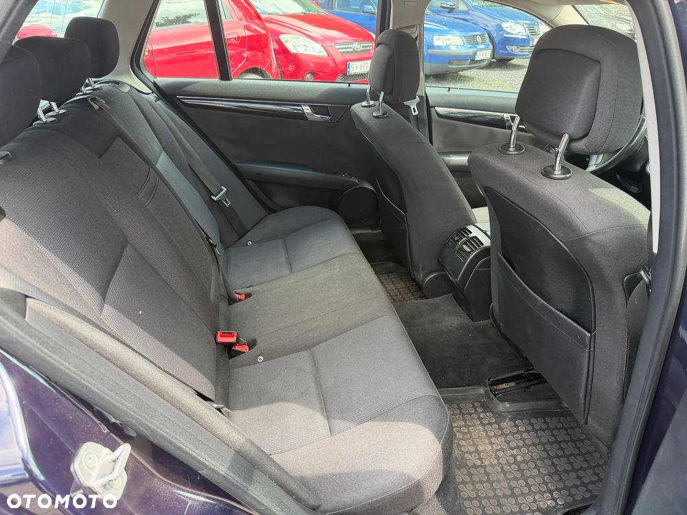 Mercedes-Benz Klasa C 220 CDI DPF Automatik Elegance - 12