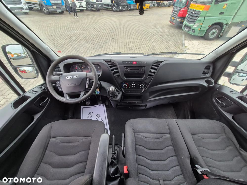 Iveco Daily 35S15 / SKRZYNIA / DOKA / 7 MIEJSC / WEBASTO / 1 WŁ / BEZWYPADKOWY / EURO 6 - 30
