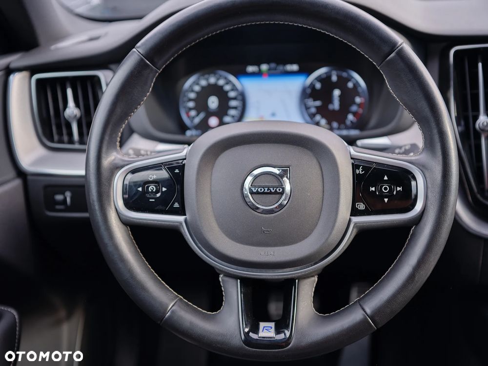 Volvo XC 60 D4 Geartronic RDesign - 16