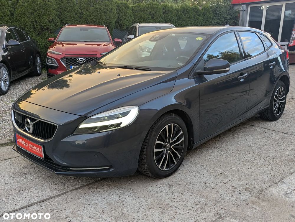 Volvo V40 D2 Momentum - 1