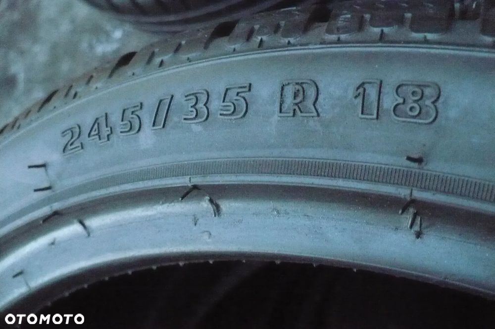 PIRELLI Sottozero 245/35R18 7,7mm 2023 - 3