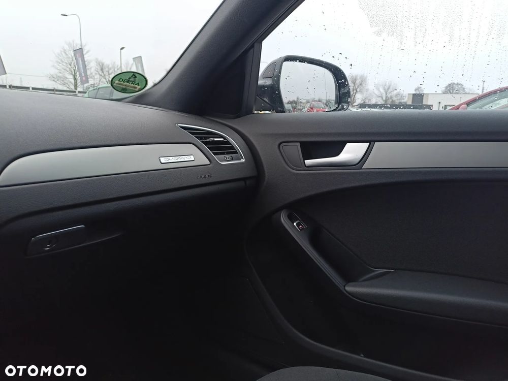 Audi A4 Avant 2.0 TDI DPF quattro S tronic Attraction - 11