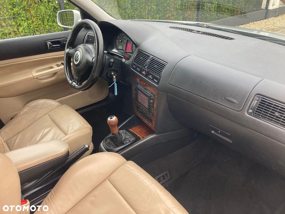 Volkswagen Golf IV 2.8 V6 4Mot - 8