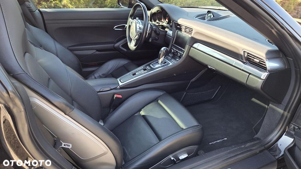 Porsche 911 Carrera PDK Black Edition - 16